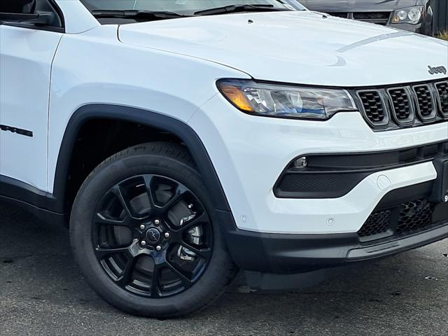 2025 Jeep Compass COMPASS LATITUDE 4X4