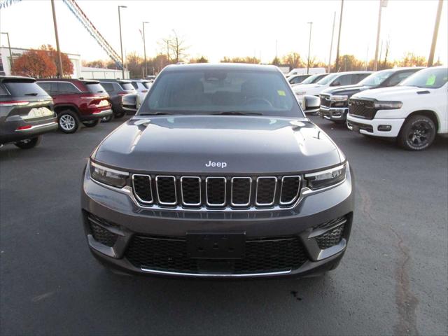 2025 Jeep Grand Cherokee GRAND CHEROKEE LAREDO X 4X4