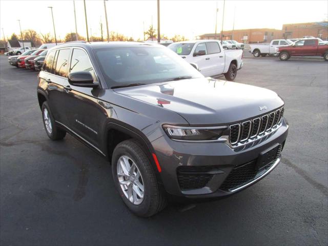 2025 Jeep Grand Cherokee GRAND CHEROKEE LAREDO X 4X4