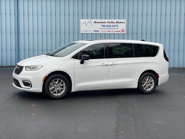 2025 Chrysler Pacifica PACIFICA SELECT