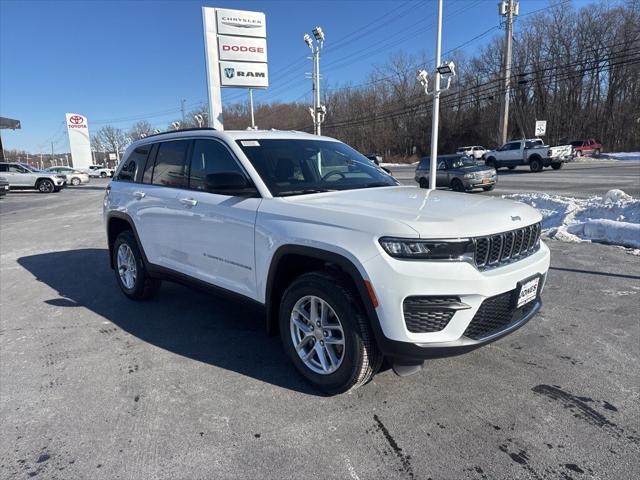 2025 Jeep Grand Cherokee GRAND CHEROKEE LAREDO X 4X4