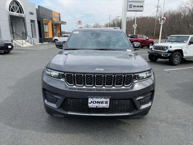 2025 Jeep Grand Cherokee GRAND CHEROKEE LAREDO X 4X4