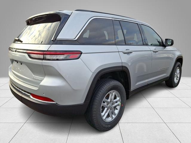 2025 Jeep Grand Cherokee GRAND CHEROKEE LAREDO 4X4