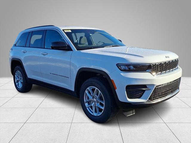 2025 Jeep Grand Cherokee GRAND CHEROKEE LAREDO X 4X4