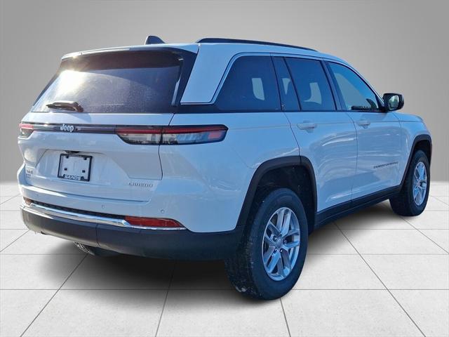 2025 Jeep Grand Cherokee GRAND CHEROKEE LAREDO X 4X4