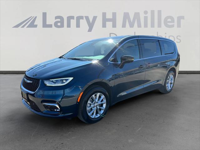 2025 Chrysler Pacifica PACIFICA SELECT AWD