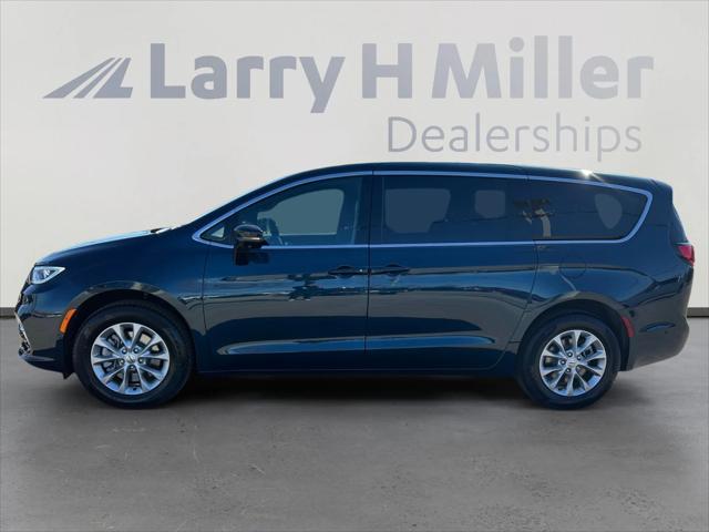 2025 Chrysler Pacifica PACIFICA SELECT AWD