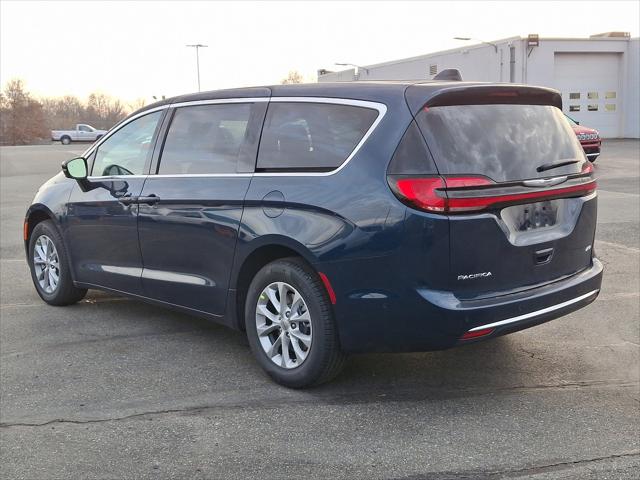 2025 Chrysler Pacifica PACIFICA SELECT AWD