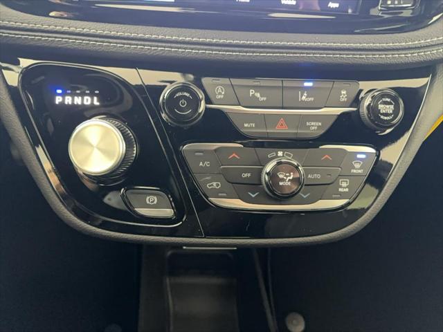 2025 Chrysler Pacifica PACIFICA SELECT AWD