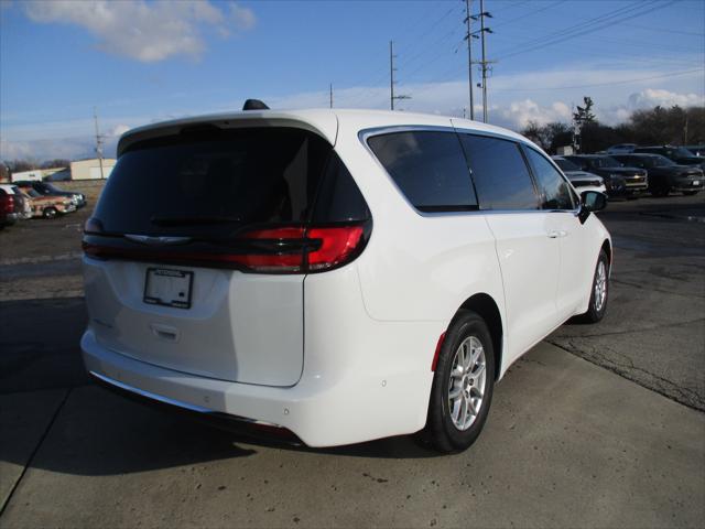2025 Chrysler Pacifica PACIFICA SELECT