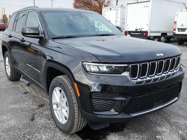 2025 Jeep Grand Cherokee GRAND CHEROKEE LAREDO X 4X4