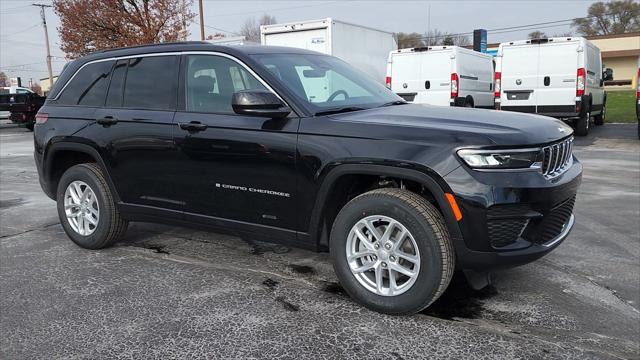 2025 Jeep Grand Cherokee GRAND CHEROKEE LAREDO X 4X4