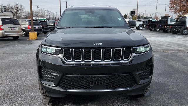 2025 Jeep Grand Cherokee GRAND CHEROKEE LAREDO X 4X4