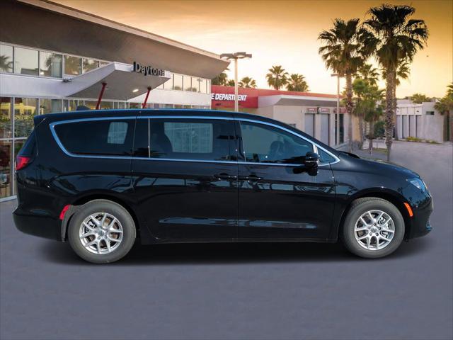 2025 Chrysler Voyager VOYAGER