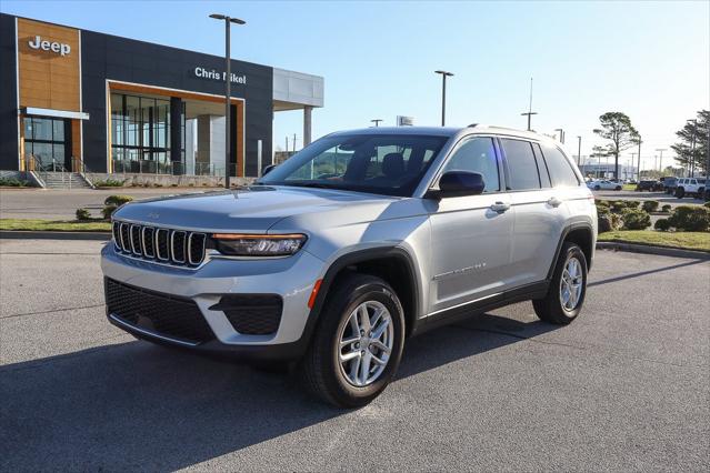 2025 Jeep Grand Cherokee GRAND CHEROKEE LAREDO X 4X4