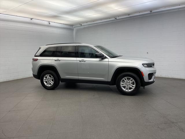 2025 Jeep Grand Cherokee GRAND CHEROKEE LAREDO 4X4