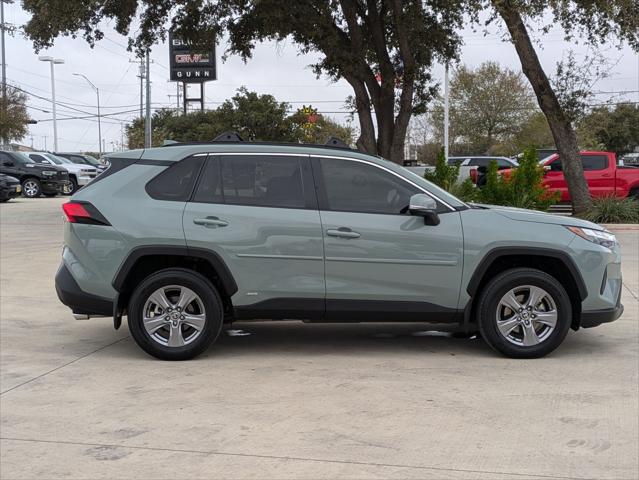 2022 Toyota RAV4 Hybrid XLE