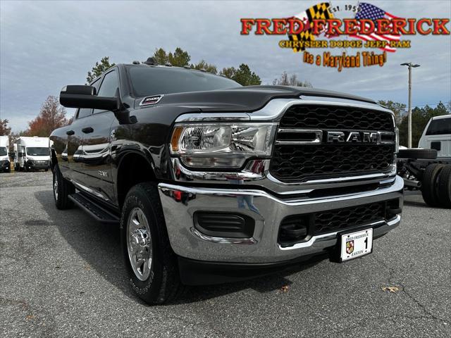 2022 RAM 3500 Tradesman Crew Cab 4x4 8 Box