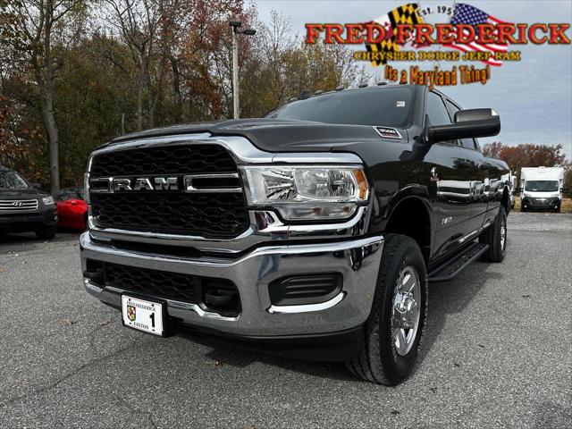 2022 RAM 3500 Tradesman Crew Cab 4x4 8 Box