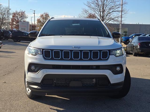 2025 Jeep Compass COMPASS LATITUDE 4X4