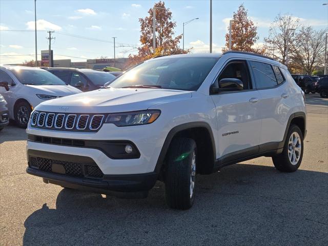 2025 Jeep Compass COMPASS LATITUDE 4X4