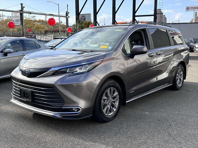 2021 Toyota Sienna XLE [0]