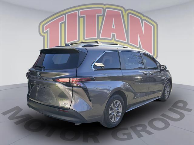 2021 Toyota Sienna XLE [1]