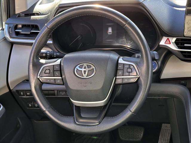 2021 Toyota Sienna XLE [16]