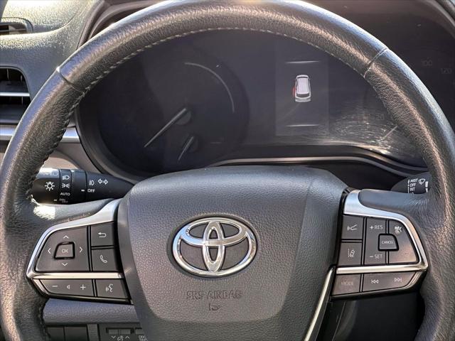 2021 Toyota Sienna XLE [17]