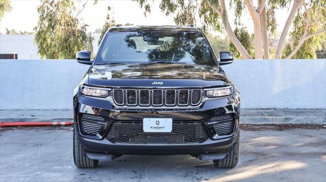 2025 Jeep Grand Cherokee GRAND CHEROKEE LAREDO X 4X4