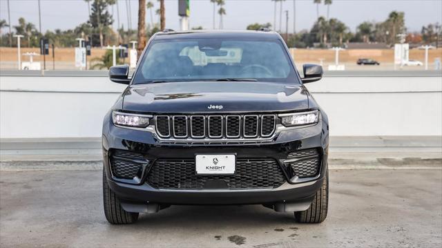2025 Jeep Grand Cherokee GRAND CHEROKEE LAREDO X 4X4