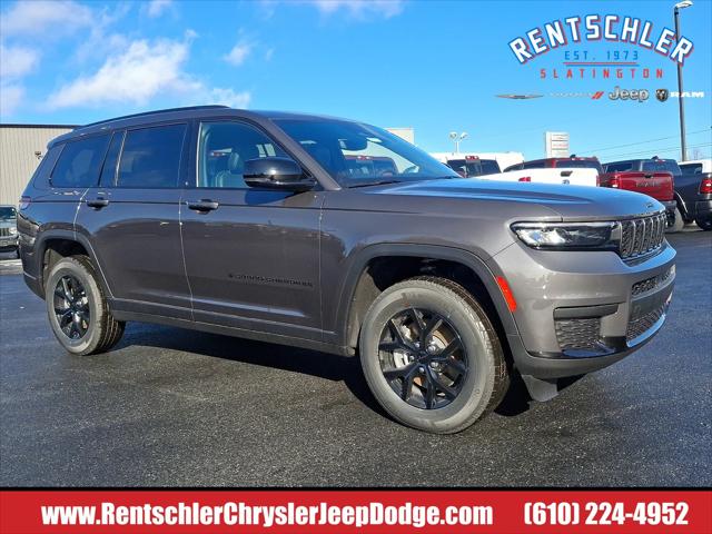 2025 Jeep Grand Cherokee GRAND CHEROKEE LAREDO X 4X4