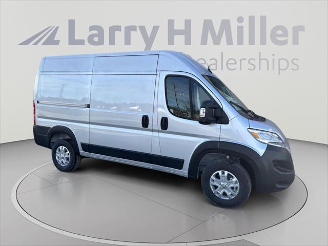 2025 Ram ProMaster Cargo Van SLT High Roof 136 WB