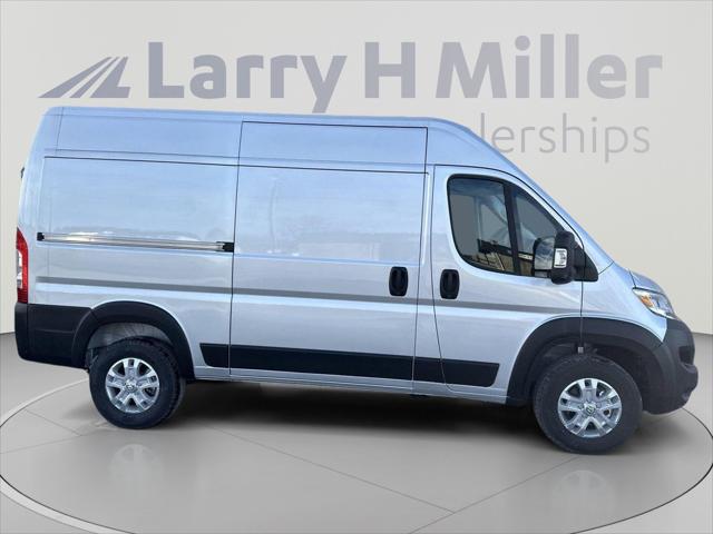 2025 Ram ProMaster Cargo Van SLT High Roof 136 WB
