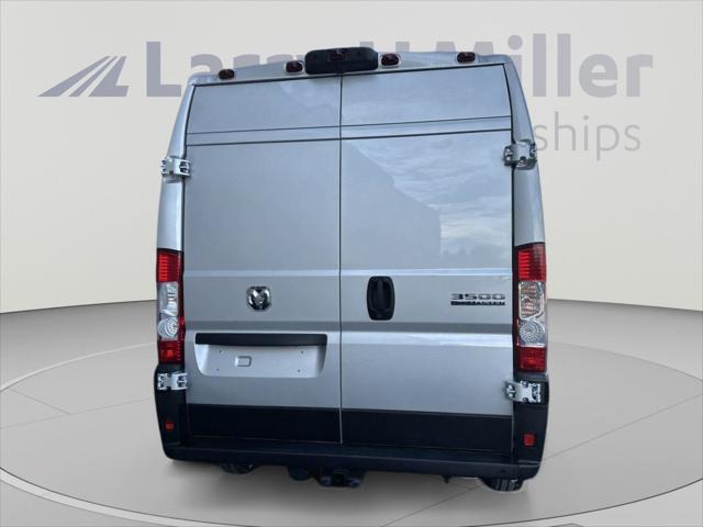 2025 Ram ProMaster Cargo Van SLT High Roof 136 WB
