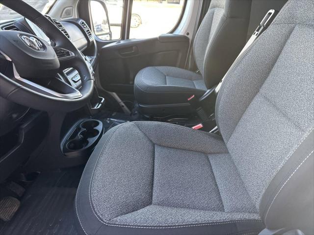 2025 Ram ProMaster Cargo Van SLT High Roof 136 WB