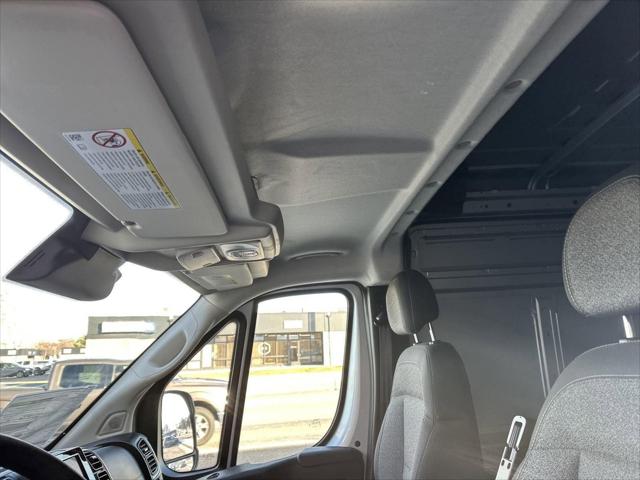 2025 Ram ProMaster Cargo Van SLT High Roof 136 WB