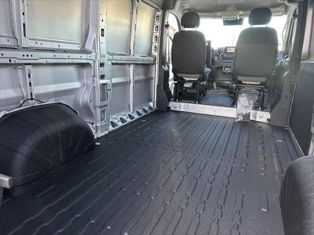 2025 Ram ProMaster Cargo Van SLT High Roof 136 WB