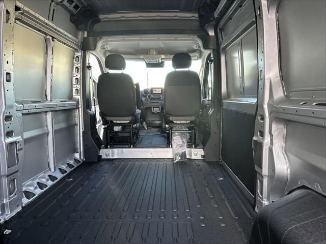 2025 Ram ProMaster Cargo Van SLT High Roof 136 WB