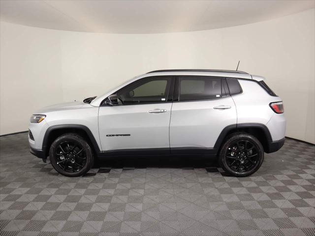 2025 Jeep Compass COMPASS LATITUDE 4X4