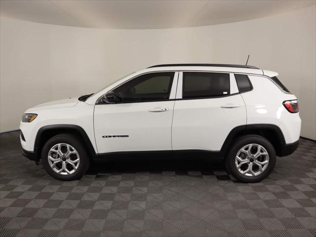 2025 Jeep Compass COMPASS LATITUDE 4X4