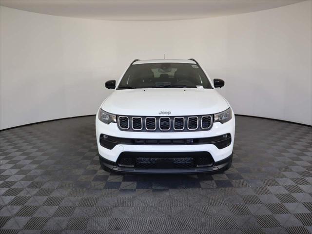 2025 Jeep Compass COMPASS LATITUDE 4X4