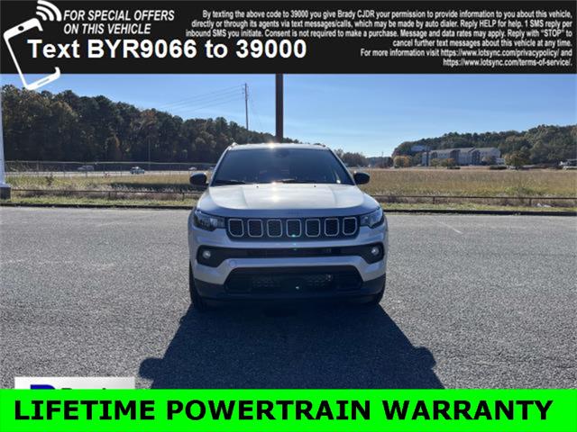 2025 Jeep Compass COMPASS LATITUDE 4X4