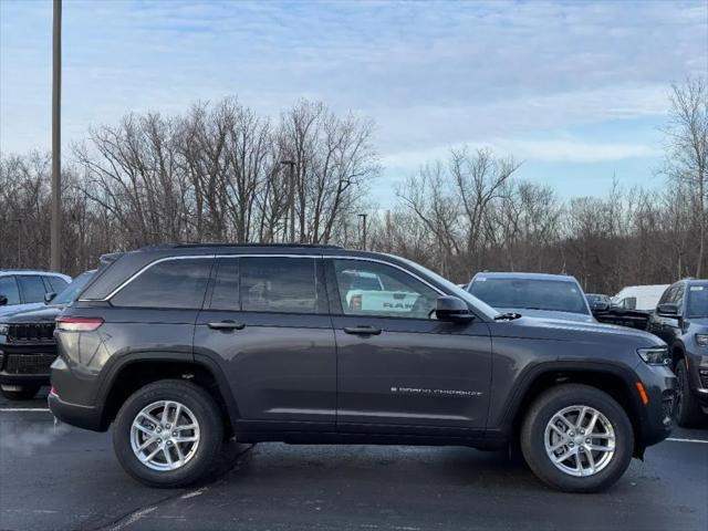 2025 Jeep Grand Cherokee GRAND CHEROKEE LAREDO X 4X4