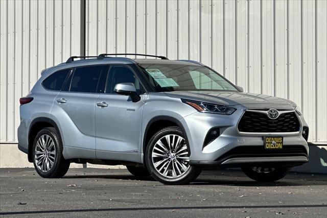 2021 Toyota Highlander Hybrid Platinum