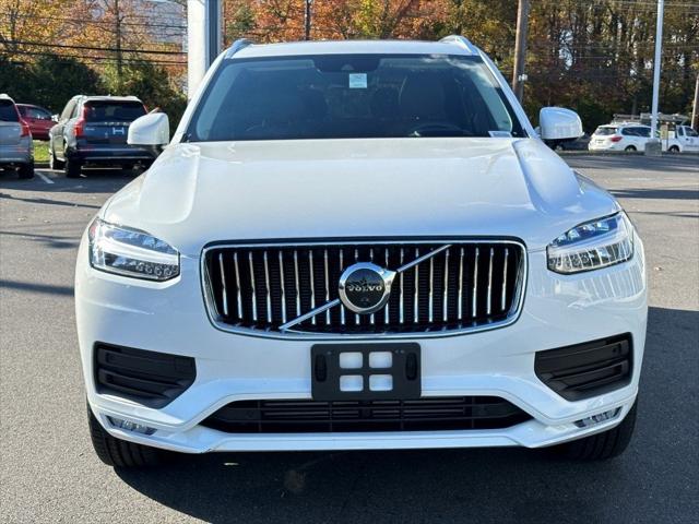 2022 Volvo XC90 T6 Momentum 7 Passenger