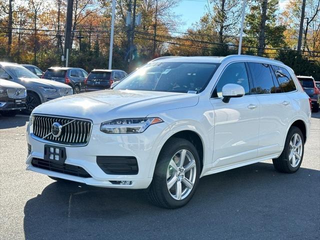 2022 Volvo XC90 T6 Momentum 7 Passenger