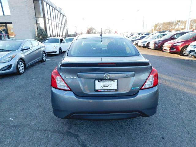 2016 Nissan Versa 1.6 S+