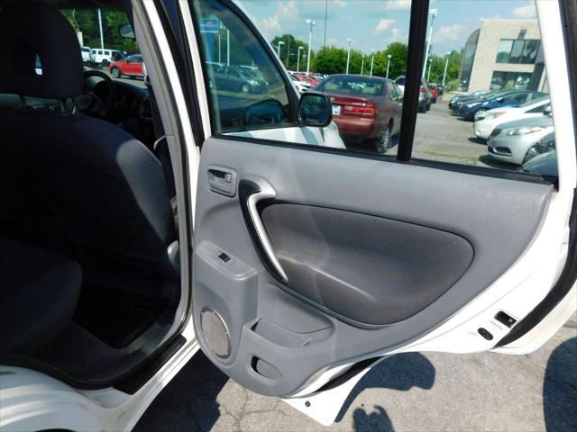 2001 Toyota RAV4 Base