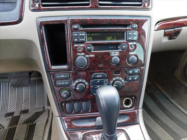 2004 Volvo XC70 XC70
